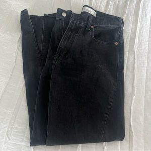 Abercrombie 90s Relaxed Jean with Split Hem